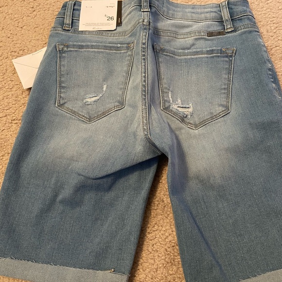 Size 26 KanCan Bermuda shorts NWT - lightly distressed - Picture 3 of 3